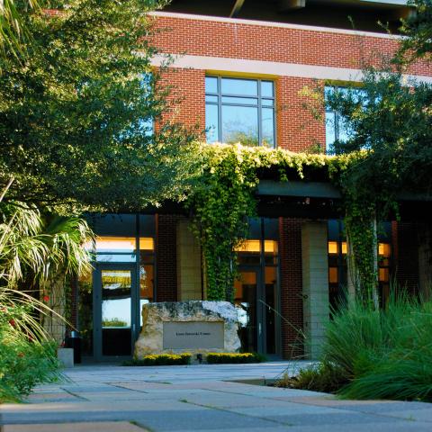 Photo of the main entrance to the Umphrey Law Center, home of Baylor Law