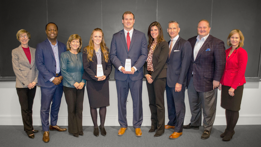 The winners of The Closer 2018 pose with final round judges and Baylor Law Professors Beth Miller and Leah Teague